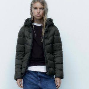 Hooded quilted jacket brand new size Xs